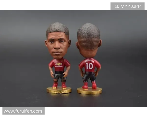 曼联足球球星手办收藏展现绿茵激情与红魔荣耀魅力