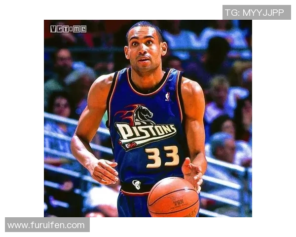 足球场上舞动人生的明星球员是谁他的舞步背后的故事