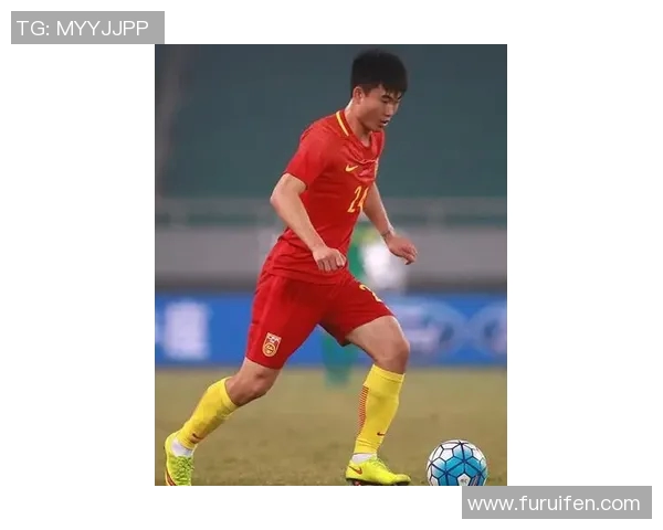 足球一号后卫球星是谁 解析全球顶级防守球员的风采与成就 足球一号后卫球星是谁 解析全球顶级防守球员的风采与成就